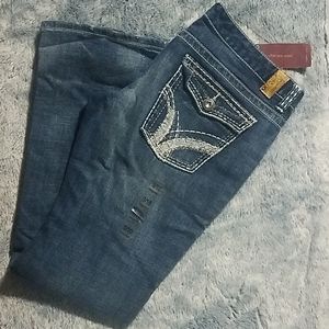 Maurices jeans